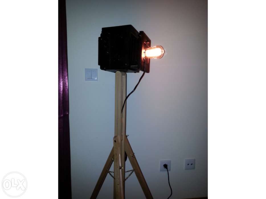 Candeeiro de pé - Thornton Pickard