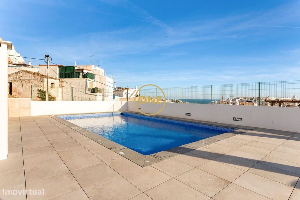 Ap. T0+1 Av. Liberdade nº 52, Albufeira, com piscina no rooftop e a 5