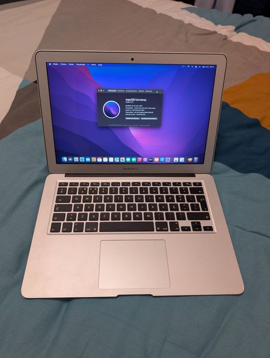 Apple MacBook Air 13” A1466 – i5 / 8GB Ram  / 128GB SSD – como novo