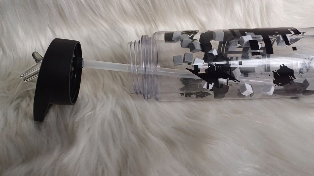 Butelka  „GAME OVER”.