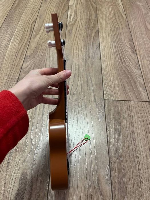 Окулеле з медіатором