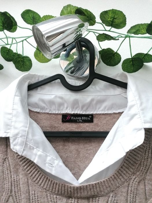 Malha Bege Comprida com gola de camisa