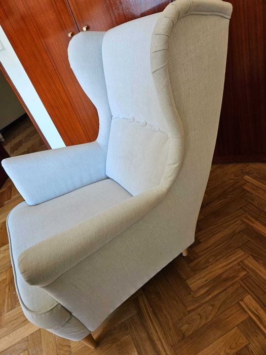 Cadeirão Cinzento - Confortável e Resistente