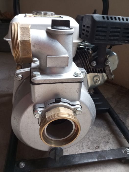 Motobomba de água 4T 5.5CV 2" (como nova) + Tubos Heliflex