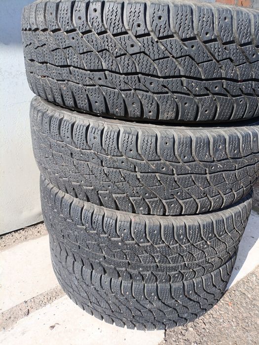 Шини Зима 215/60 R 17