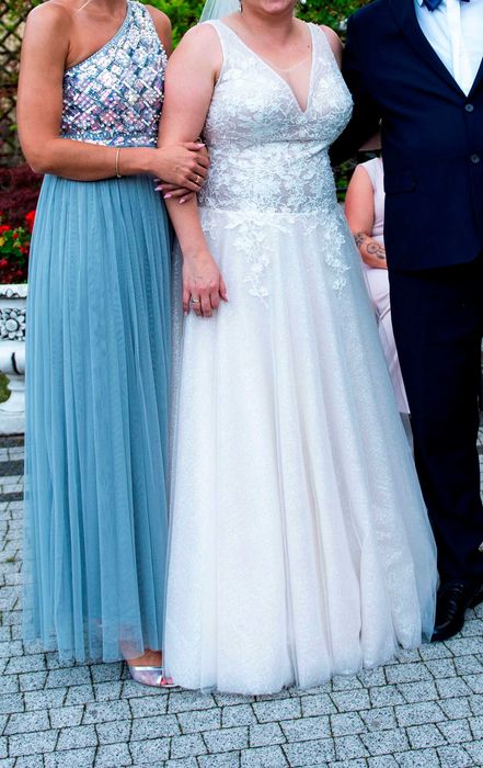Piękna Suknia ślubna plus  biżuteria!