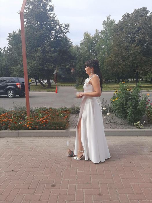 Сукня весільна  , на випускний