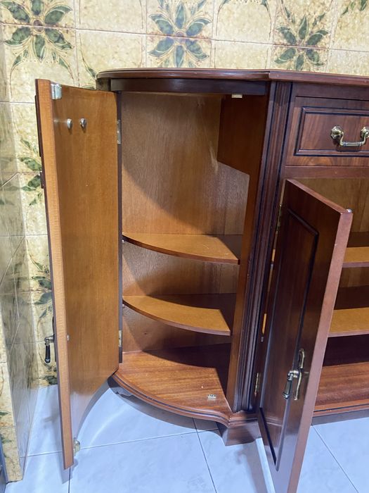 Móvel sapateira/aparador em cerejeira