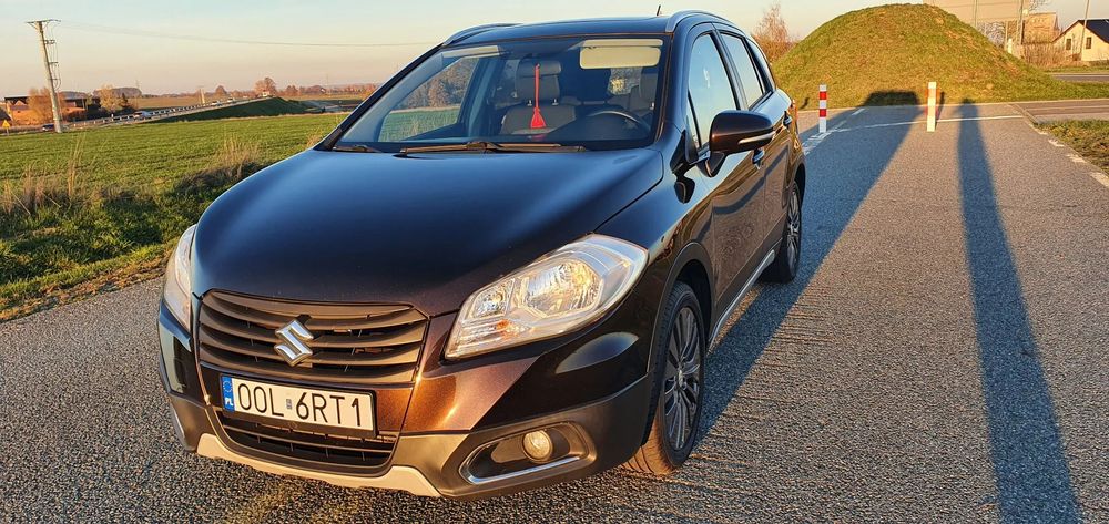 Suzuki SX4 S-Cross Bezwypadkowy szklany dach kamera navi 2 klucze