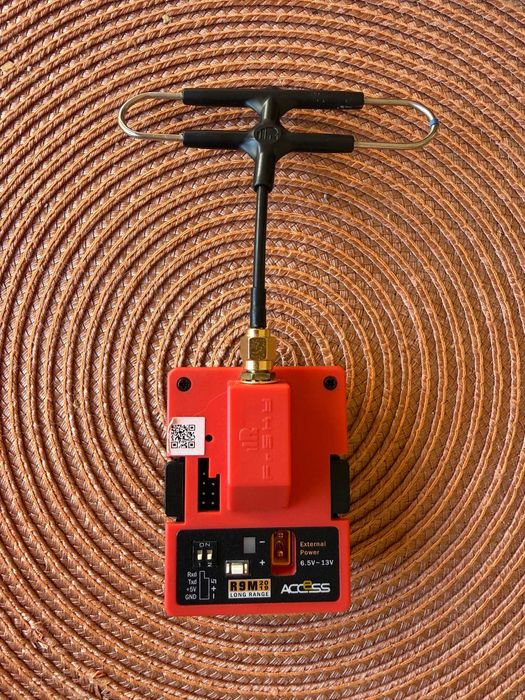 FrSky R9M TX, ExpressLRS 900MHz, moduł nadajnika do drona.