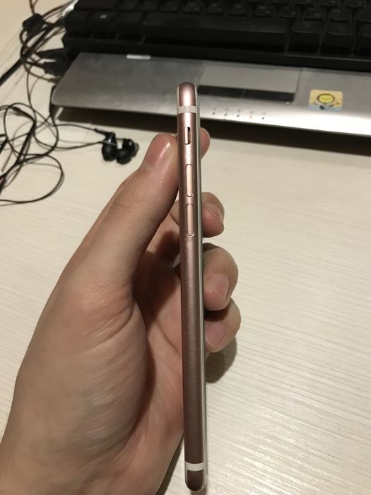 Iphone 7 продається