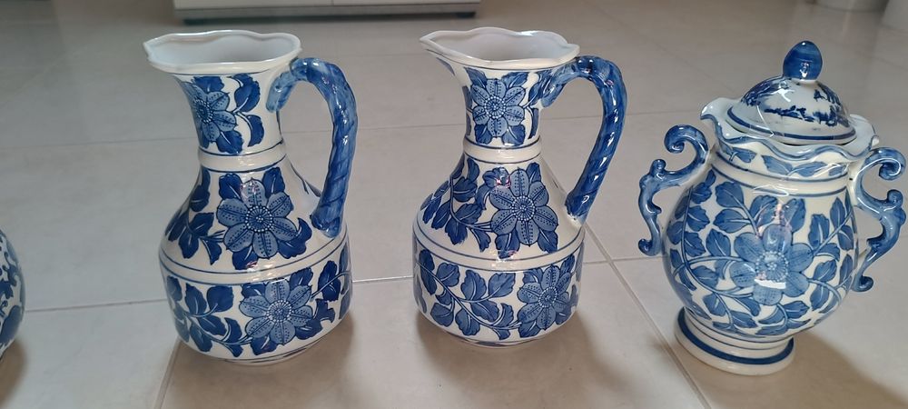 Jatos e frascos decorativos
