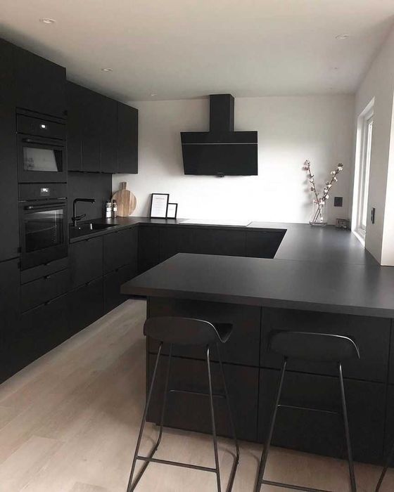 Красива кухня...