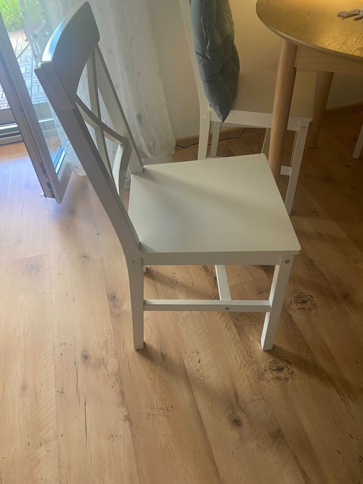 komplet 4 białych Drewnianych krzeseł Ikea