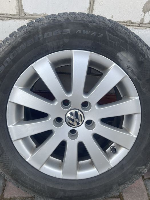 Диски оригінальні passat r16 з зимовою гумою kapsen