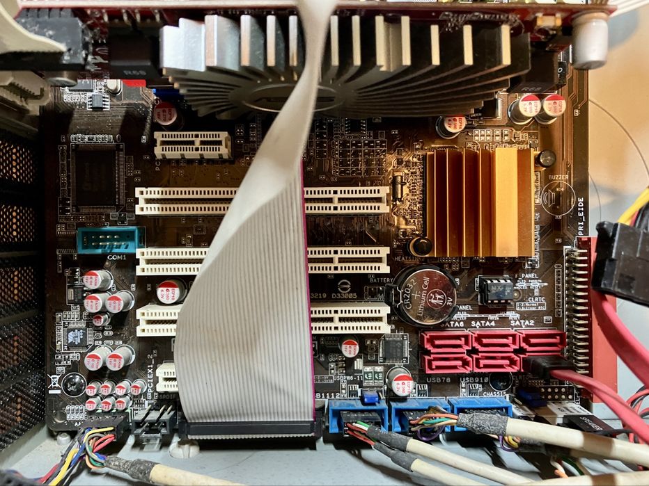 Computador / Torre (liga, não arranca)