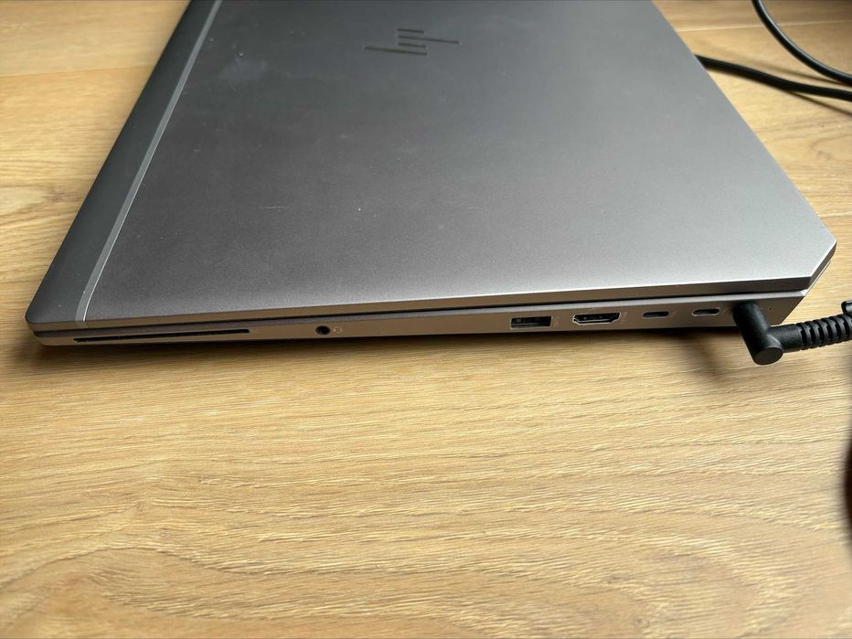 HP ZBook 15 G5 / i7-8850H / 32GB RAM / 512+256 SSD / Quadro P2000 / Win11 Pro