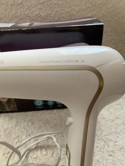 Продам  фен для волосся Philips