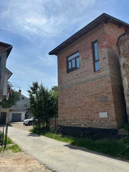 Центр міста! Простора квартира 91.1 м.кв./Новобудова! вул.Незалежності