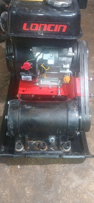 Placa compactar vibratória
