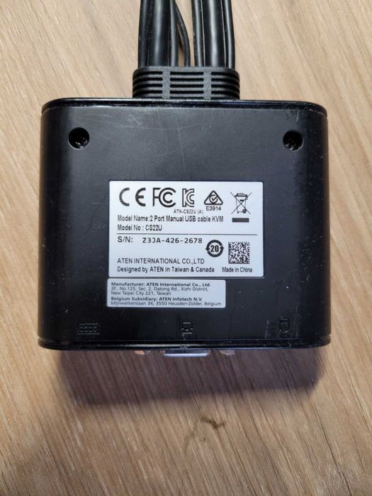 Przełącznik komputerów KVM USB VGA ATEN CS22U