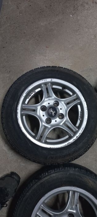 Pneus Michelin 165/65 R13