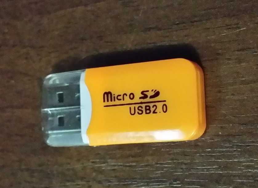 Компактный кард-риадер USB 2.0 для карт памяти MicroSD