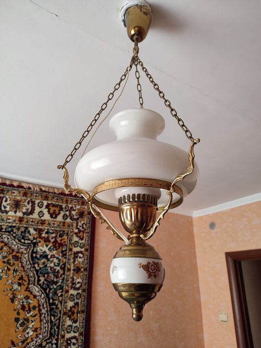 Люстра, лампа, світильник