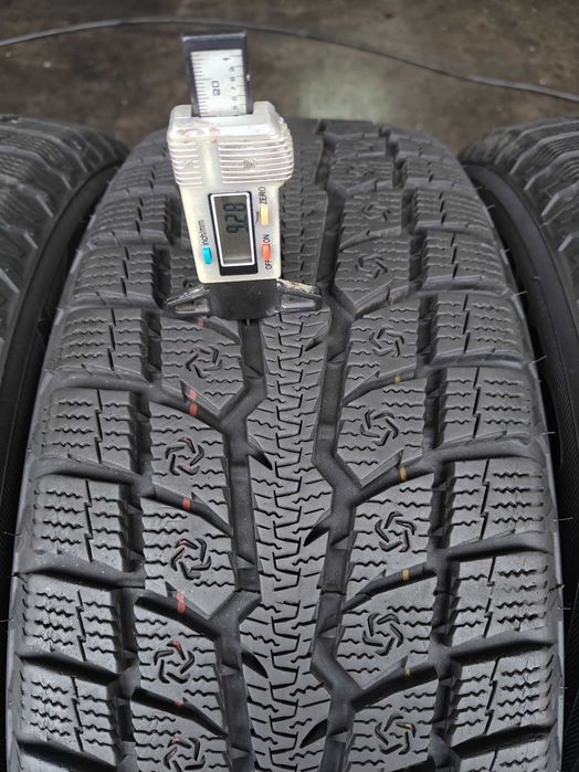 R17 215 60 шини зимові 24р Toyo Observe GSI-6LS як нові Японські