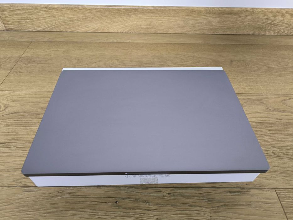 Xiaomi Mi Notebook Pro 15.6 Intel Core i7 4.0GHz 16GB RAM 256GB SSD