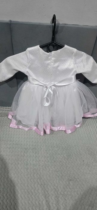 Sprzedam sukienkę na chrzest