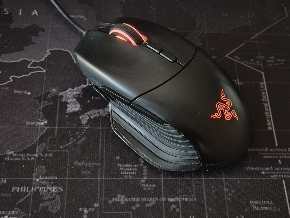 Razer basilisk .