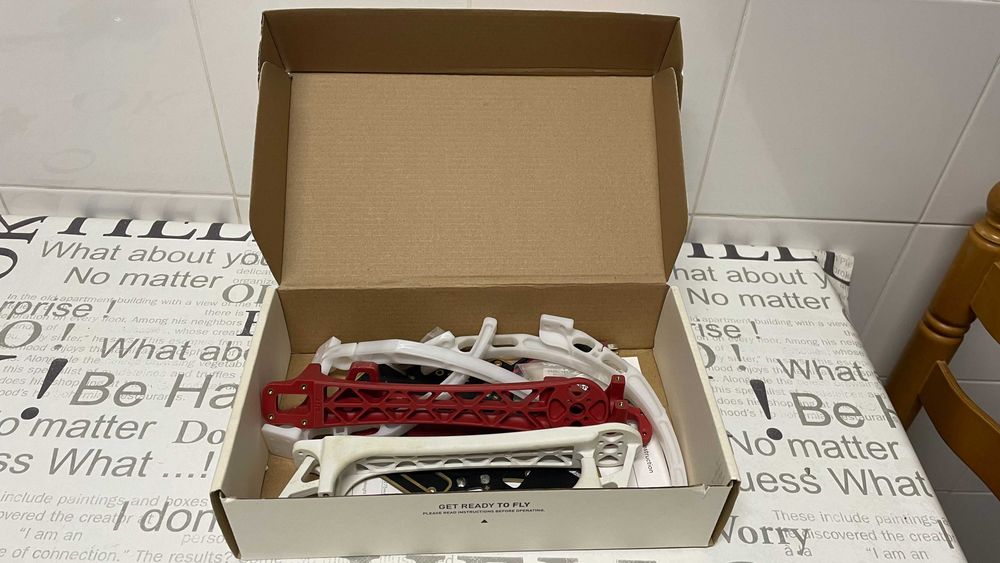 DJI Flame Wheel F450 com patas de pouso na caixa original
