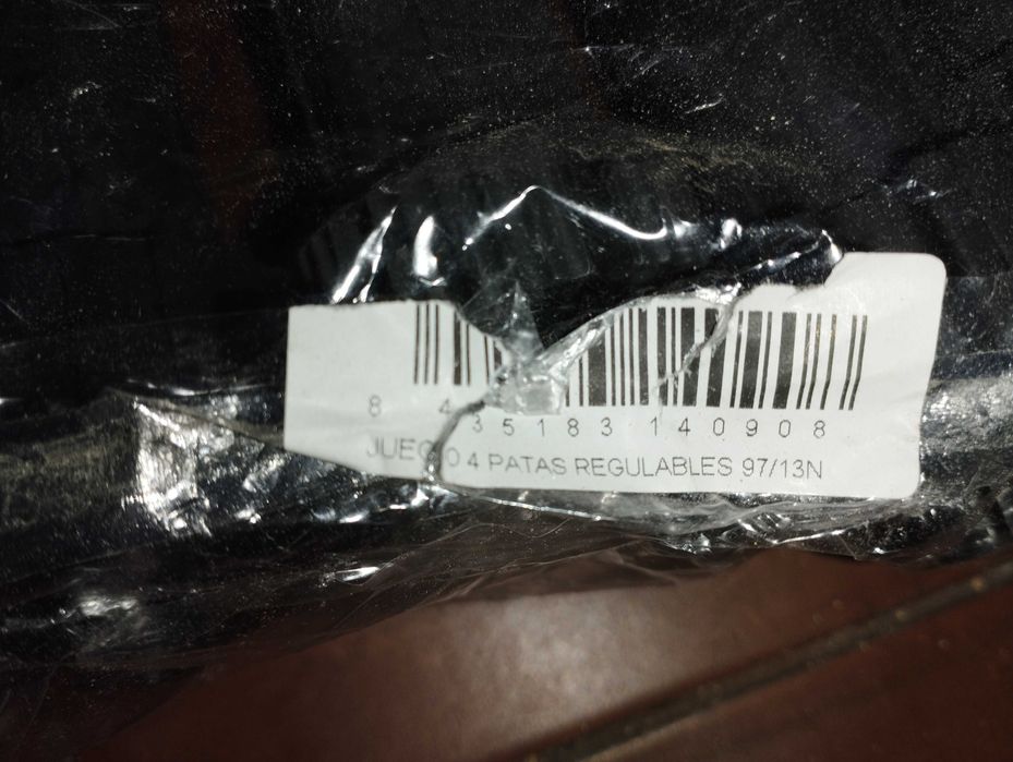 Conjunto 4 pés para móveis