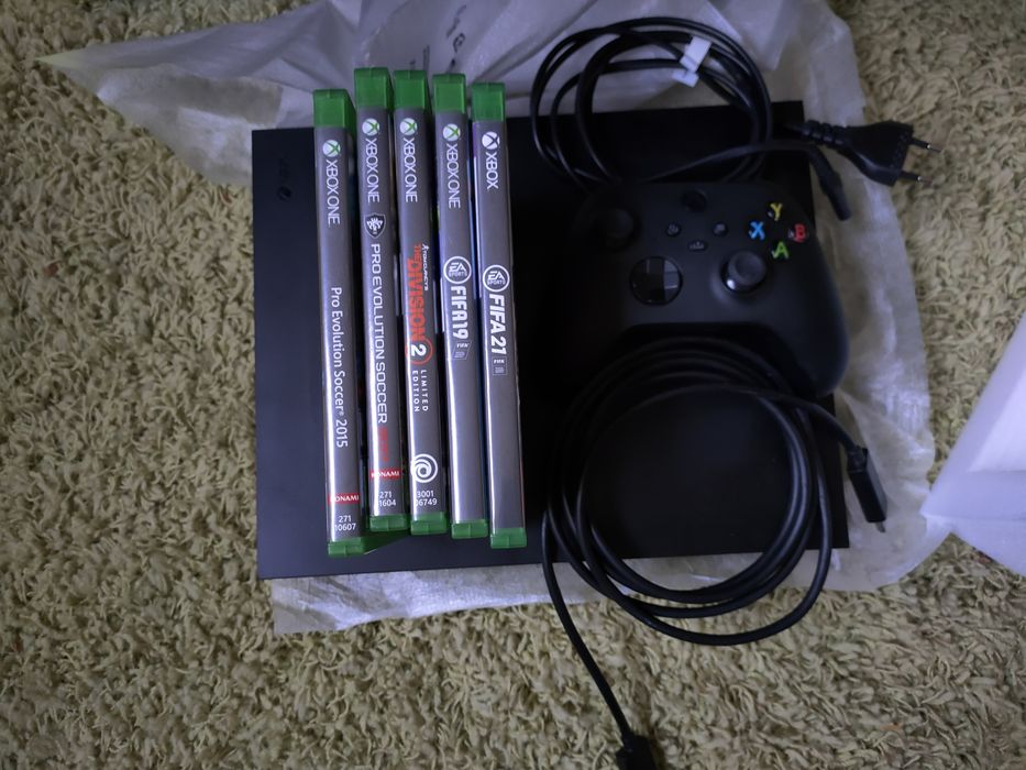 Xbox One X de 1TB com jogos