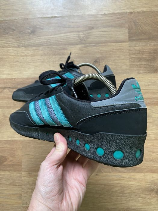 Кроссовки Adidas размер 42 стелька 26,5
