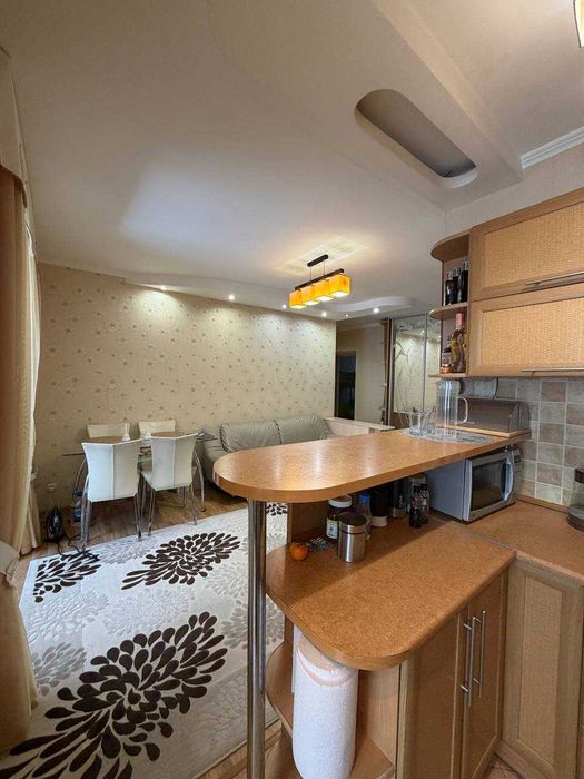 Продаж 3к квартири мікрорайон Виставка