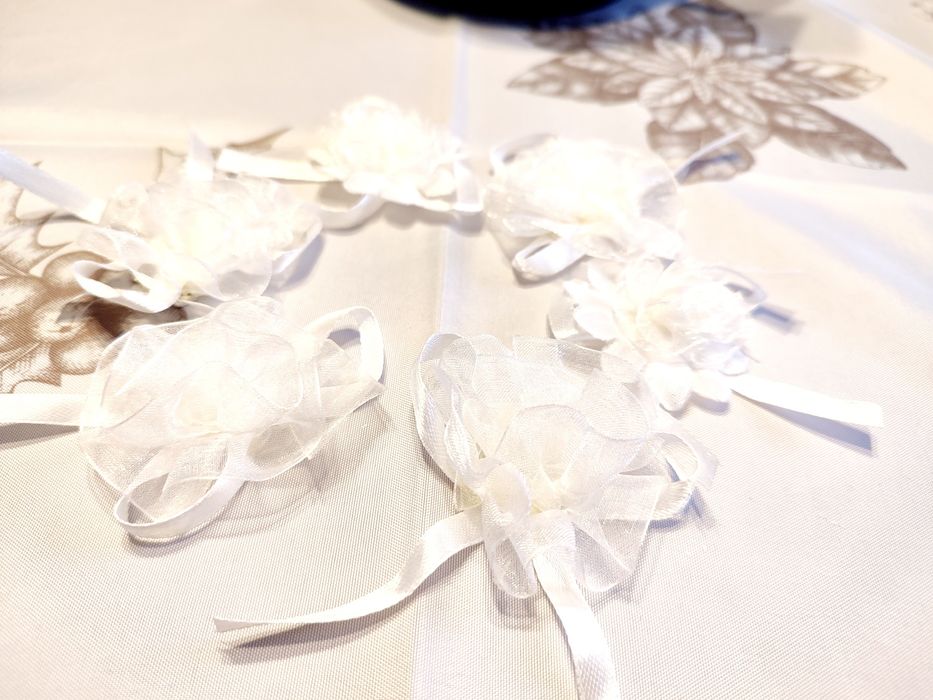 Komunia, wesele kotyliony, przypinki, 10 szt.