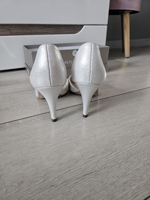 Szpilki Nowe Peter Kaiser rozmiar 39.5