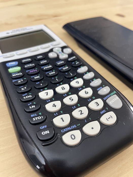Calculadora TI 84 Plus (ótimo estado)