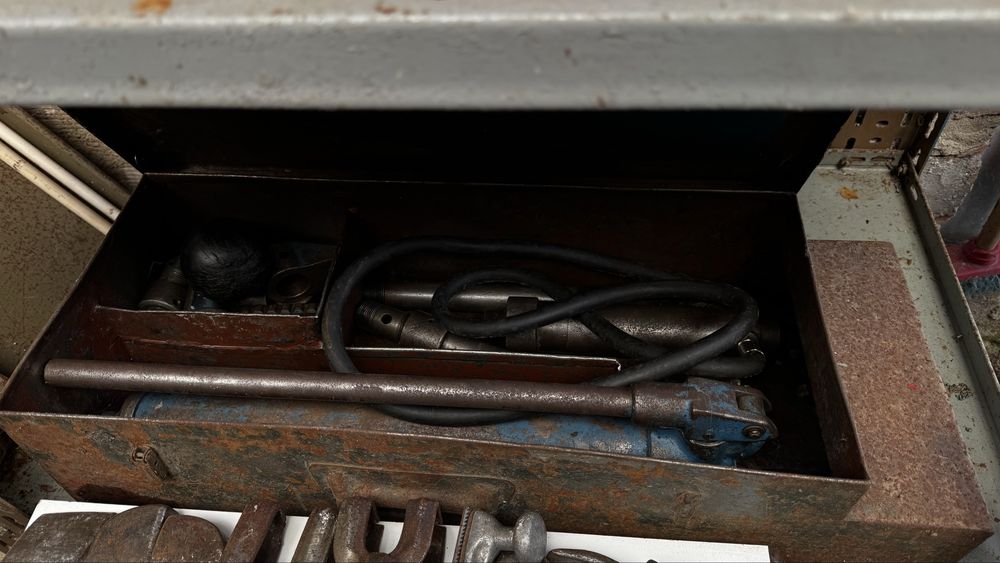 Ferramentas para chapeiros usadas