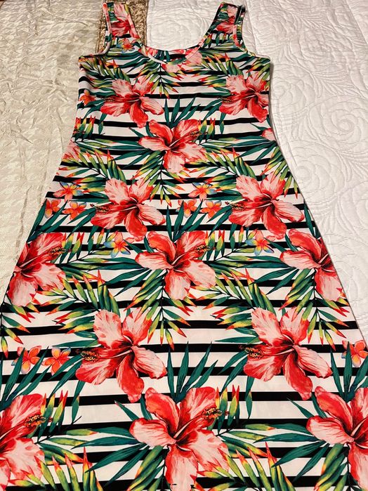 Vestido comprido justo, caveado, “Rialbanni”, tamanho L