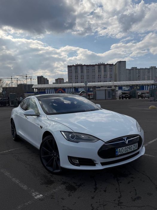 Tesla model S 2013 60Кв