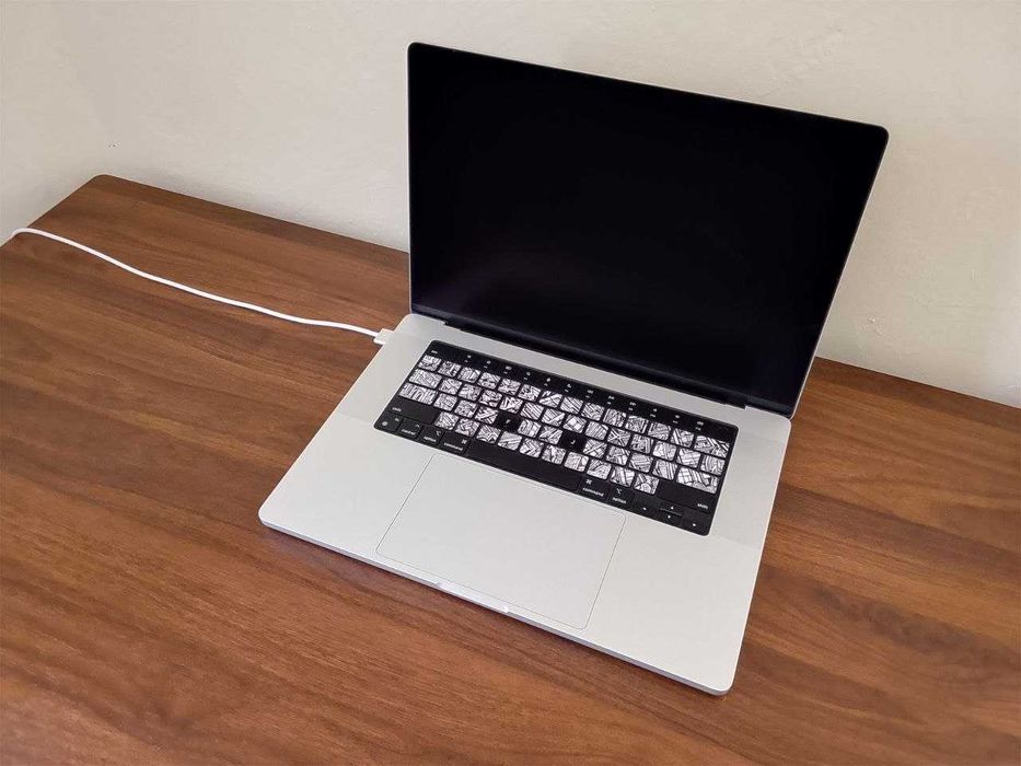 MacBook Pro 16" M4 Max 64GB / 1TB