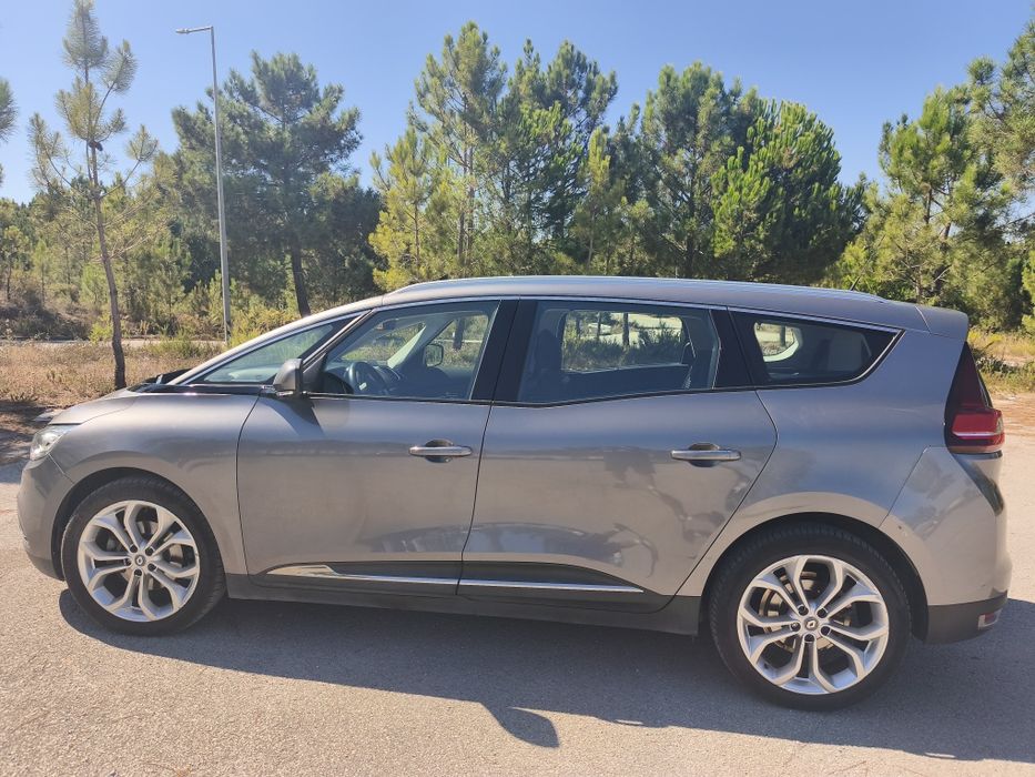 Renault Grand Scenic — photo 3