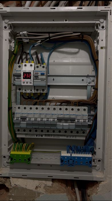 Електромонтажні послуги. Електрик