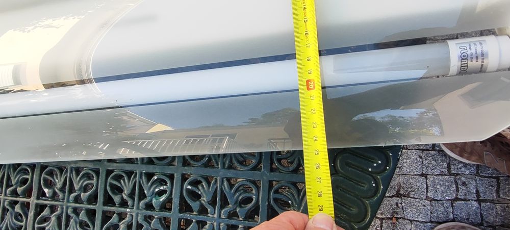 Flurecente com lâmpadas lede.