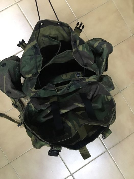Mochila 100% militar Tropas Holandesa (ctt incl)
