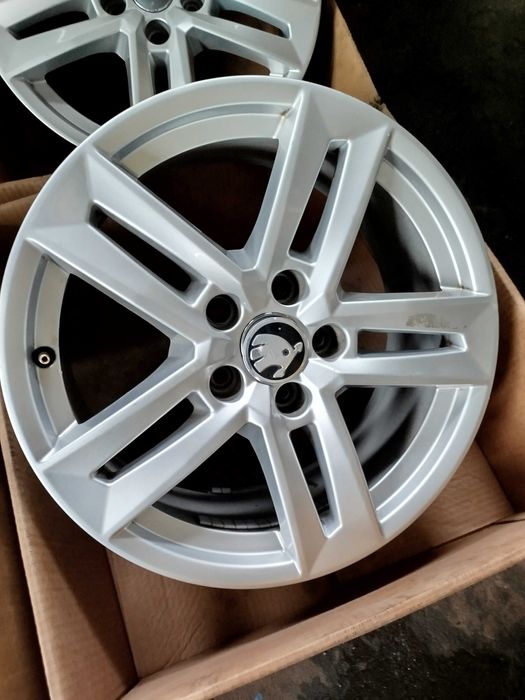 A352# Alufelgi 17" 5x112 7 Et 42J Audi A4 B9 B8 A6 C7 C8 A5 A7 Q3 Q5