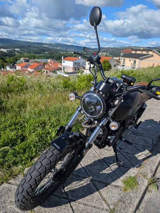 Um renegade scrambler 125